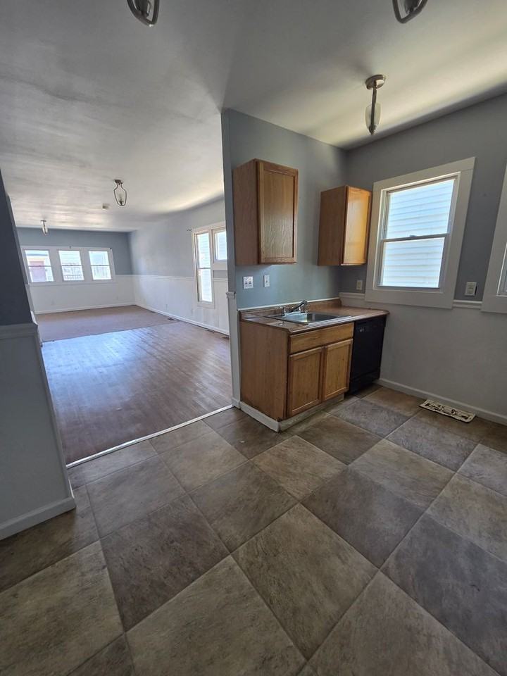 440 E 23rd St - Photo 5 of 9