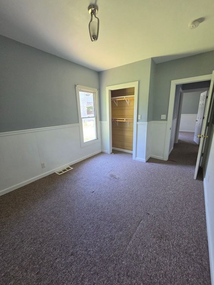 440 E 23rd St - Photo 7 of 9