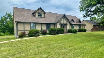 featured image of 11763 Wood Oak Ave