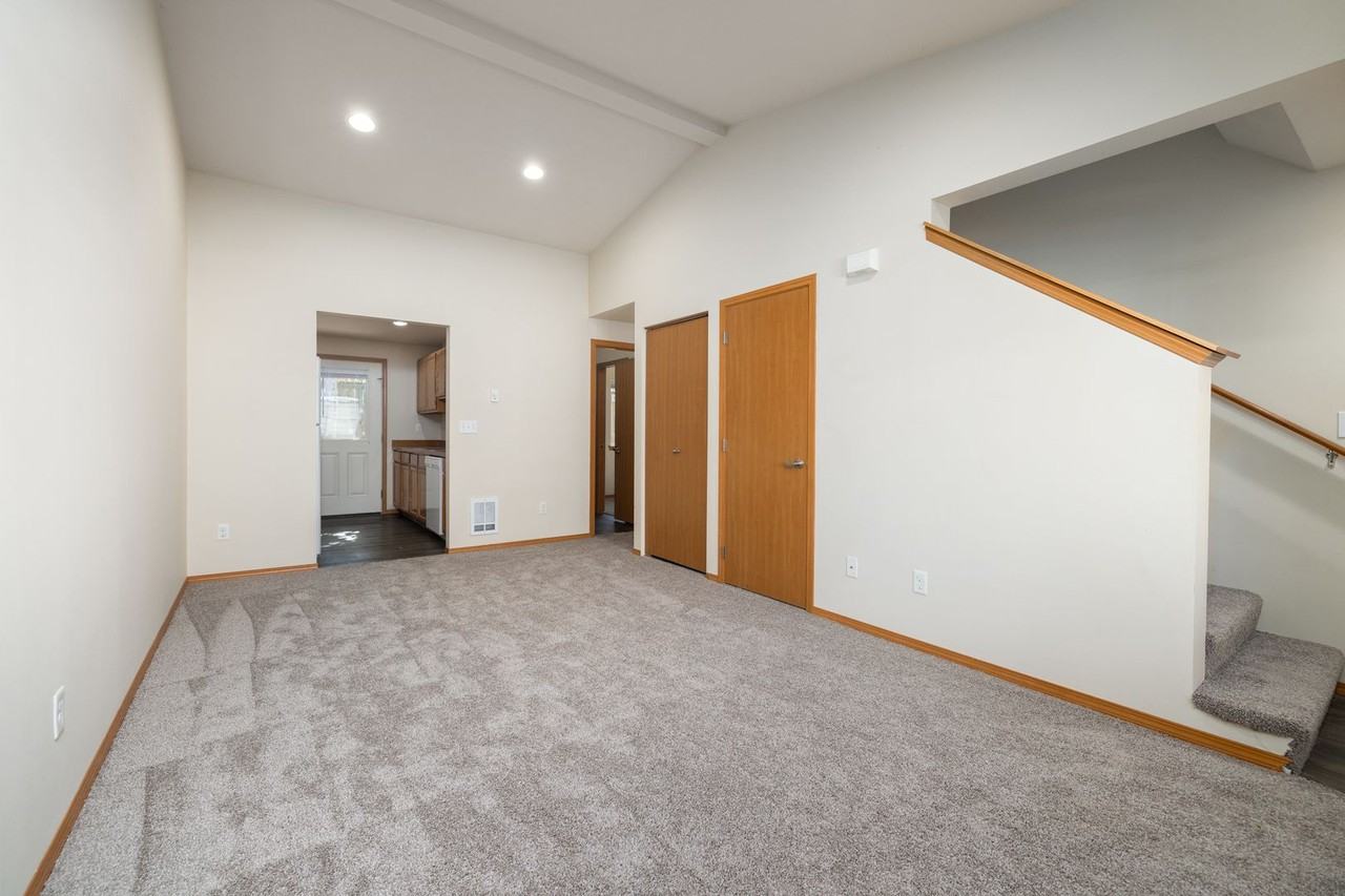 18222 Smokey Point Blvd - Photo 5 of 16