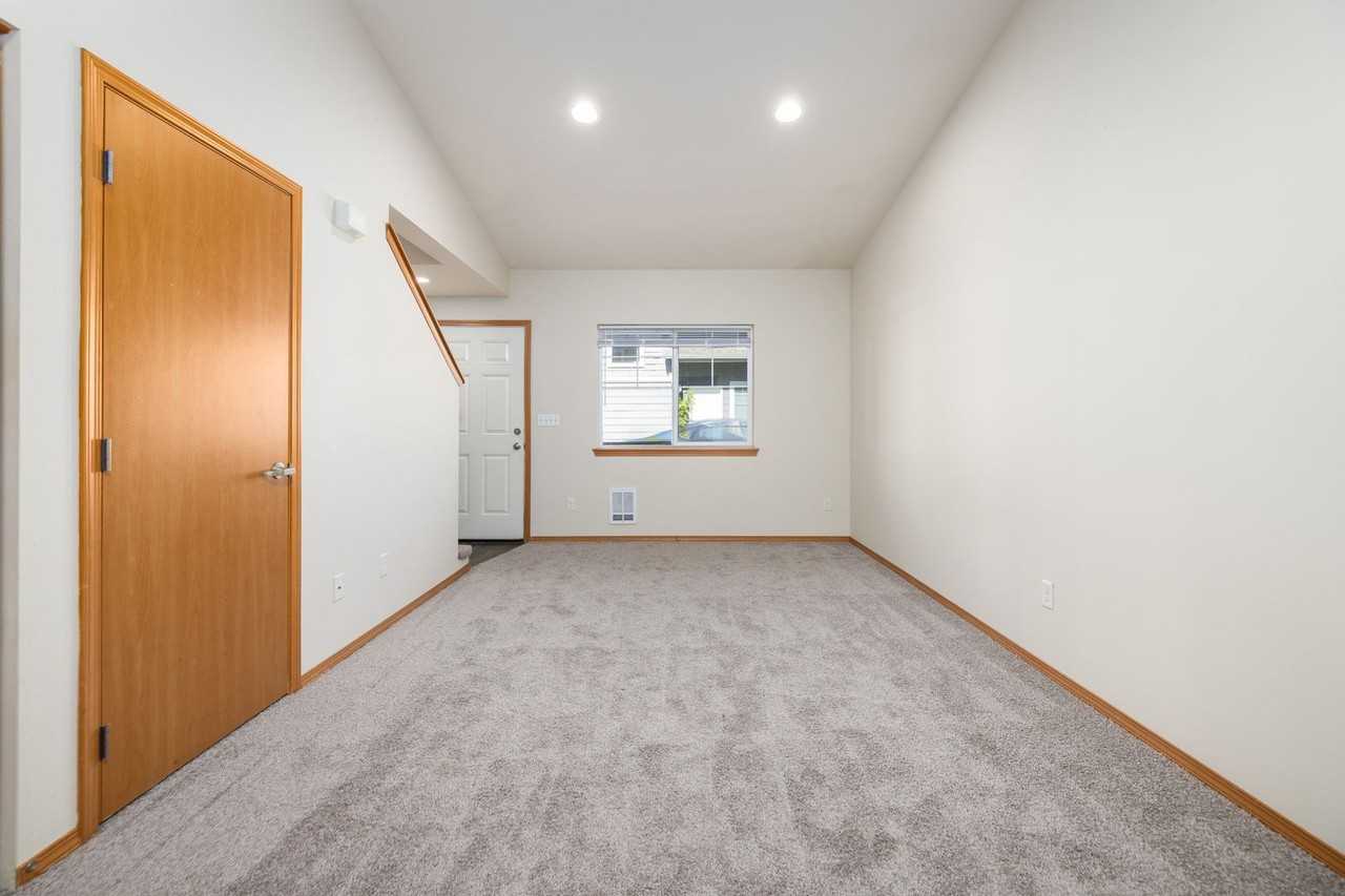 18222 Smokey Point Blvd - Photo 6 of 16