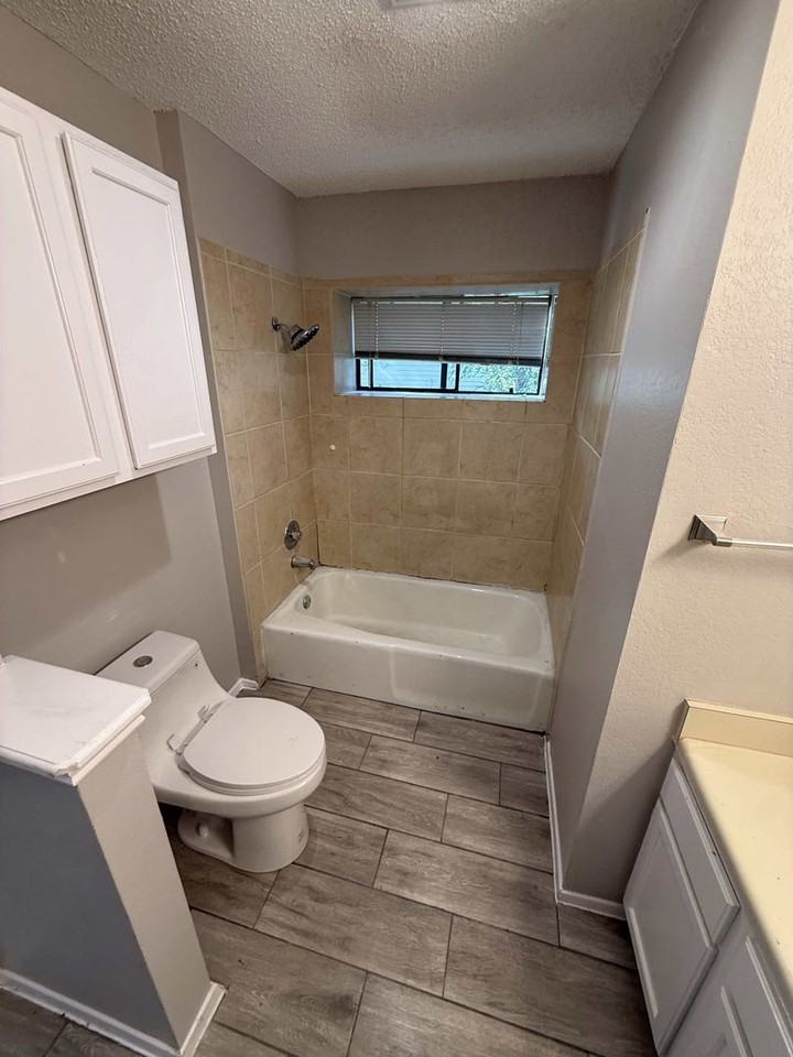 12058 Trotwood Dr - Photo 6 of 10