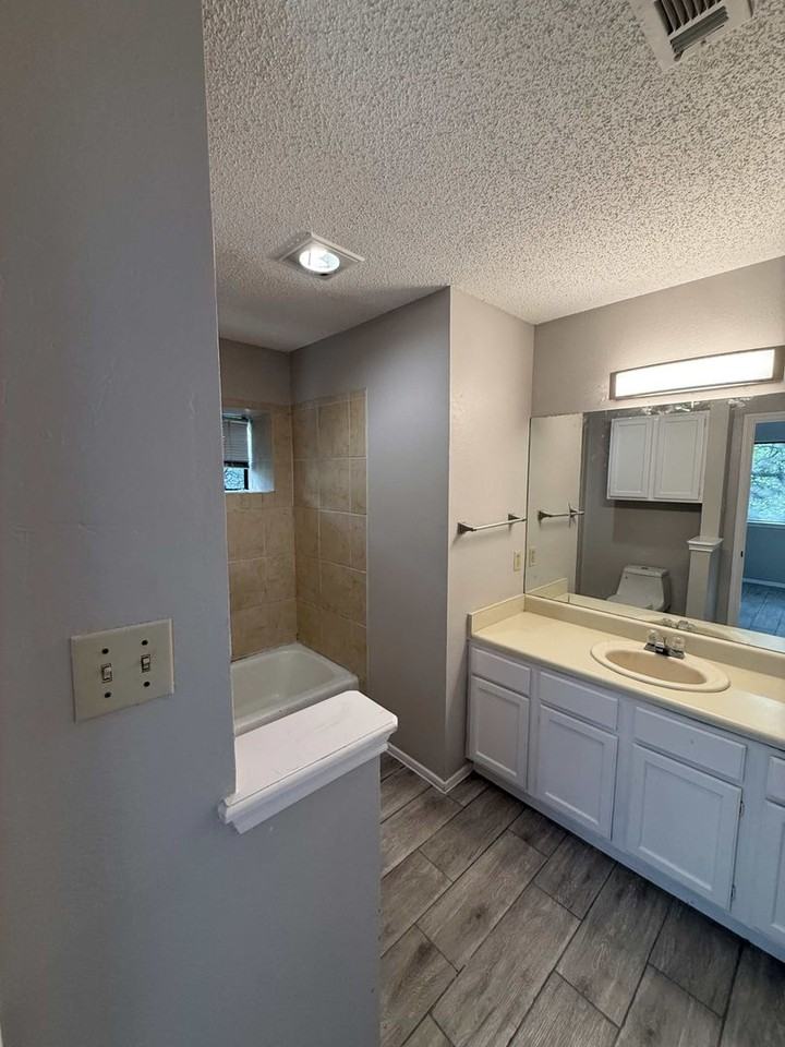 12058 Trotwood Dr - Photo 7 of 10
