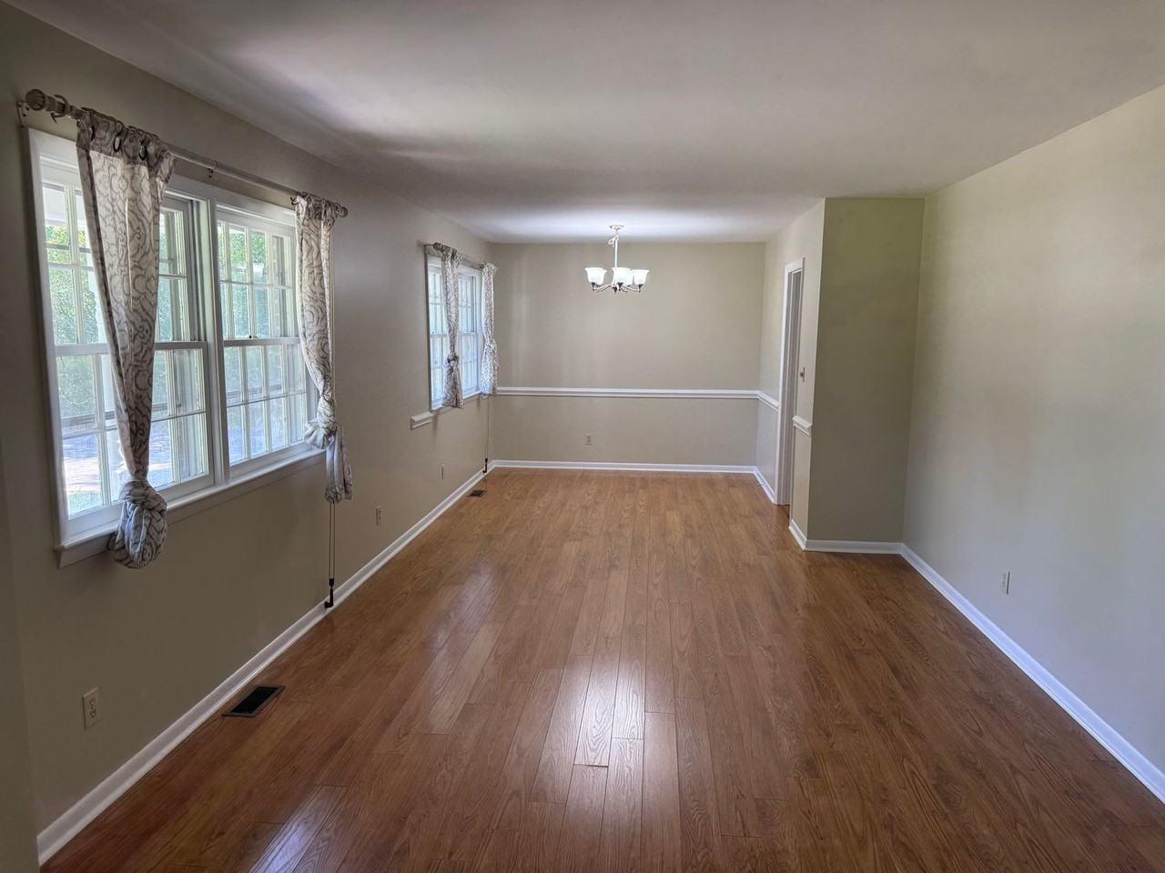 117 Windemere Rd - Photo 2 of 25