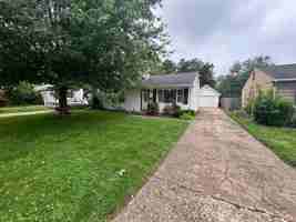 featured image of 1700 W Granview Dr
