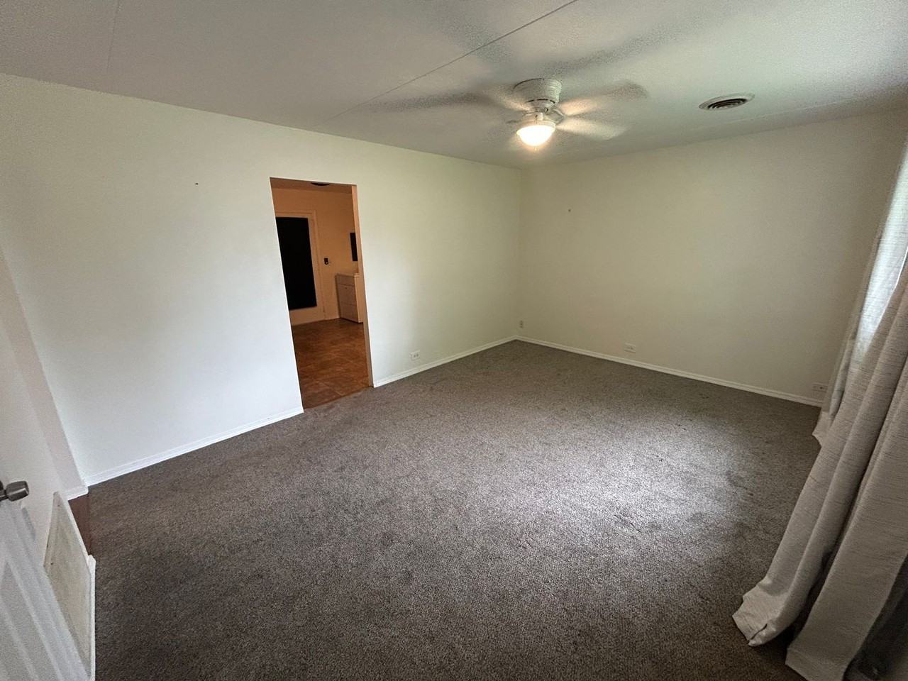 1700 W Granview Dr - Photo 2 of 12