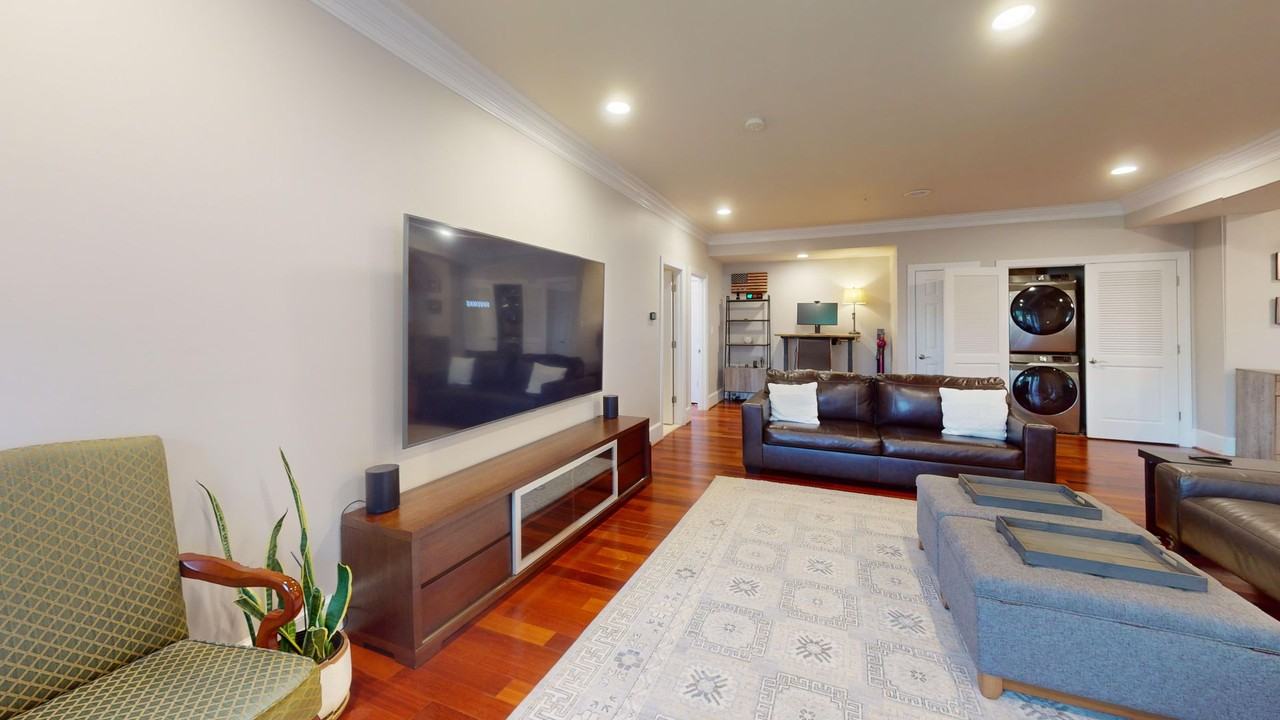 315 12th St Ne - Photo 2 of 20
