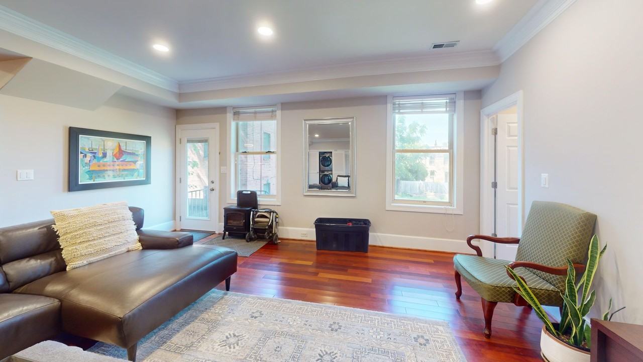 315 12th St Ne - Photo 5 of 20