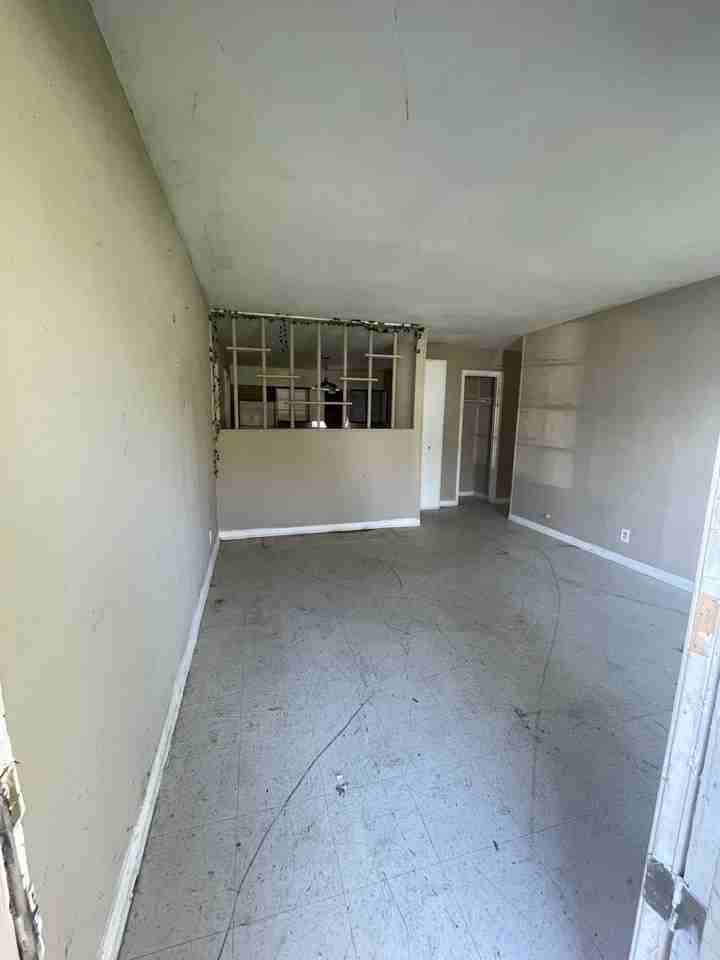 1110 Arnold Dr - Photo 2 of 7
