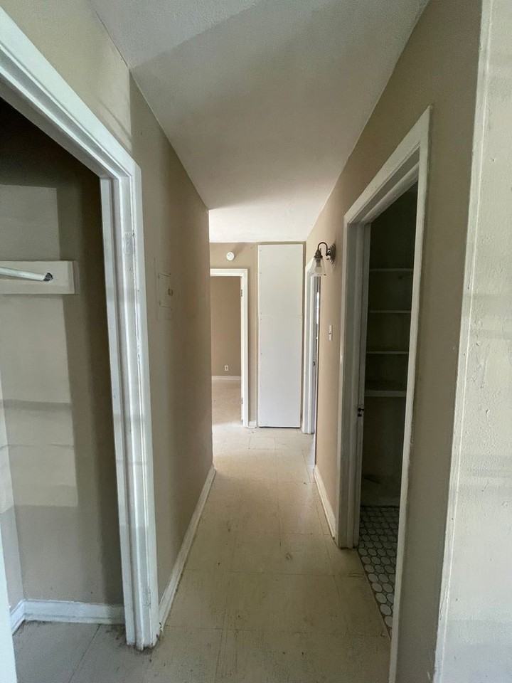1110 Arnold Dr - Photo 4 of 7