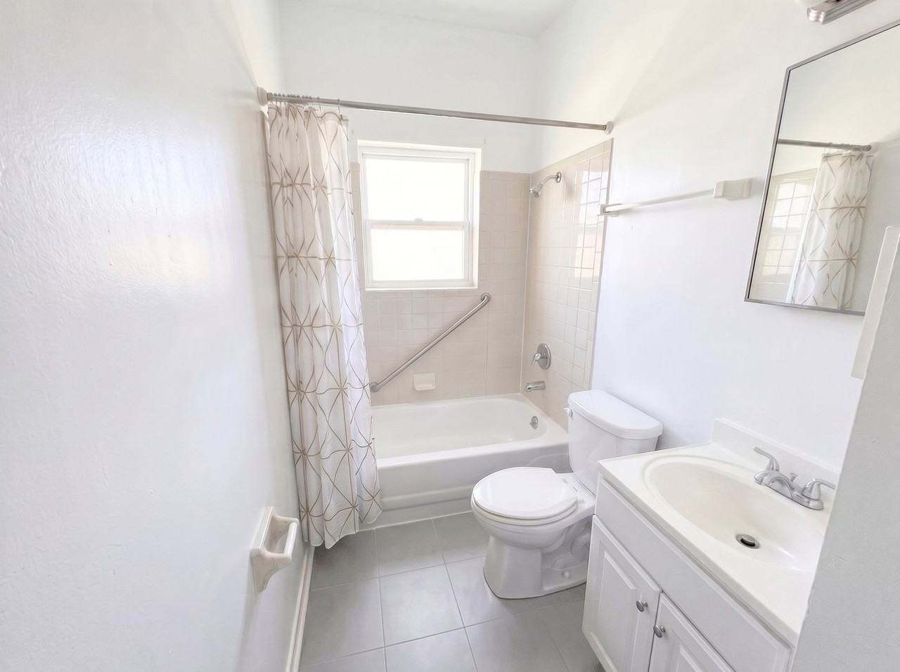 1263 Empire Ave - Photo 3 of 15