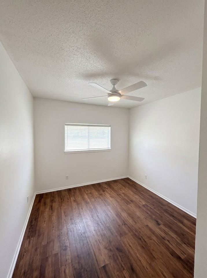 1263 Empire Ave - Photo 6 of 15