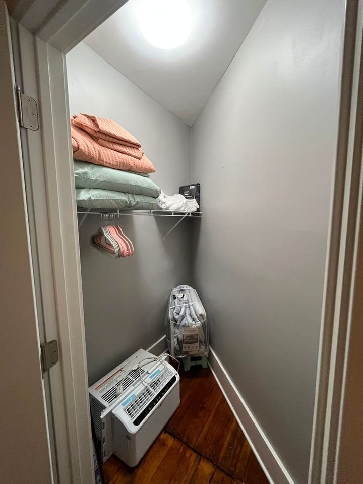 529 Lindsey St - Photo 7 of 11