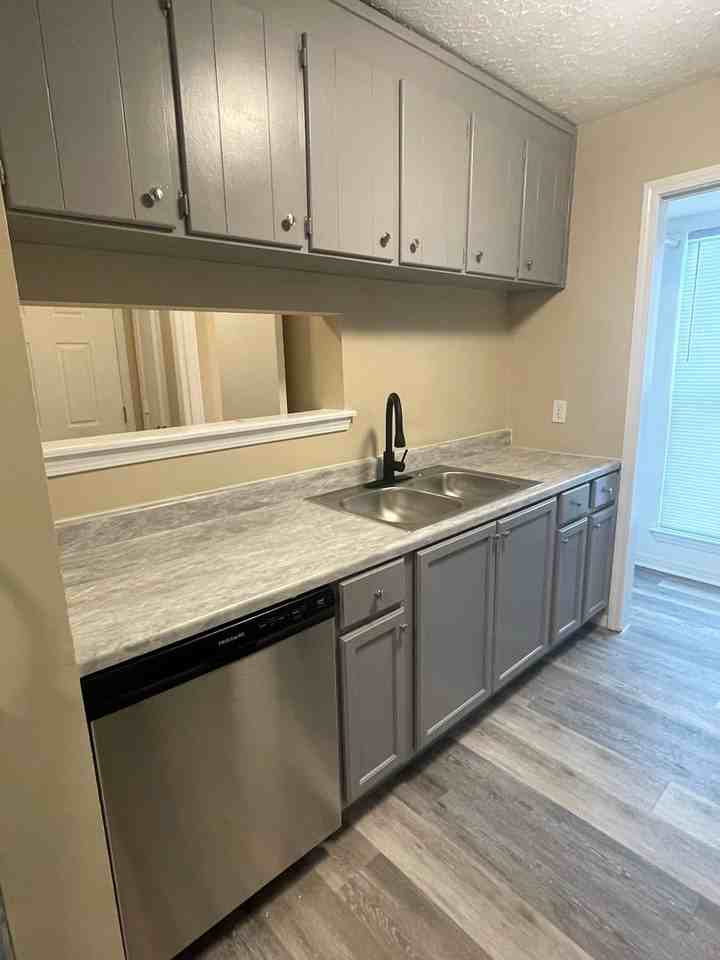 531 Amquiwood Ct - Photo 5 of 21