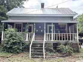 135 Cohen St - Photo 1 of 1