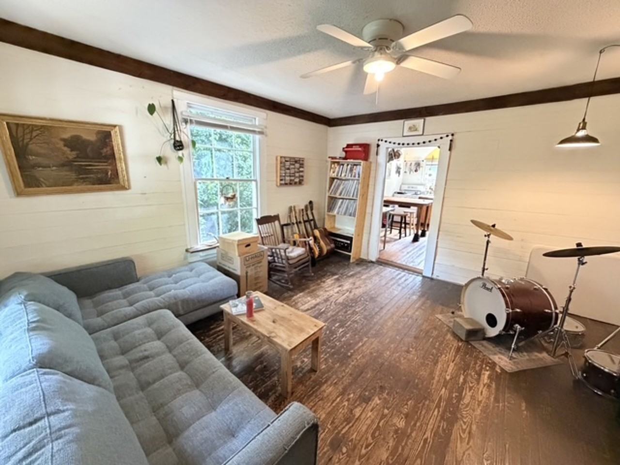 135 Cohen St - Photo 3 of 17
