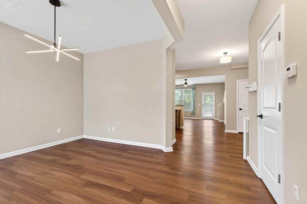 117 Holly Berry Ln - Photo 5 of 37