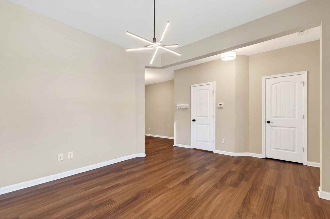 117 Holly Berry Ln - Photo 7 of 37