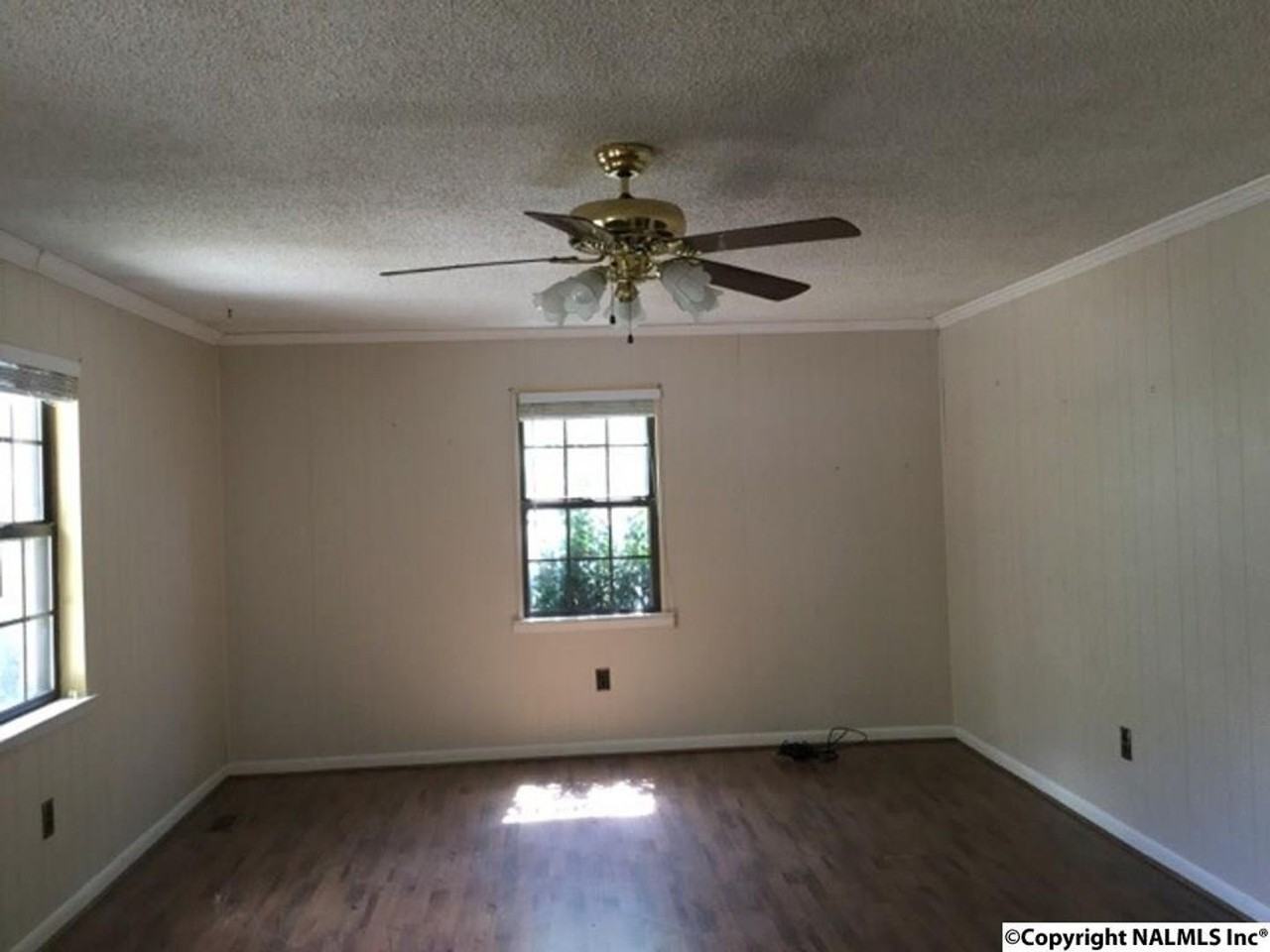 1205 Carter Cir Ne - Photo 3 of 6
