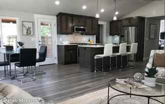 596 N Larch St - Photo 1 of 1
