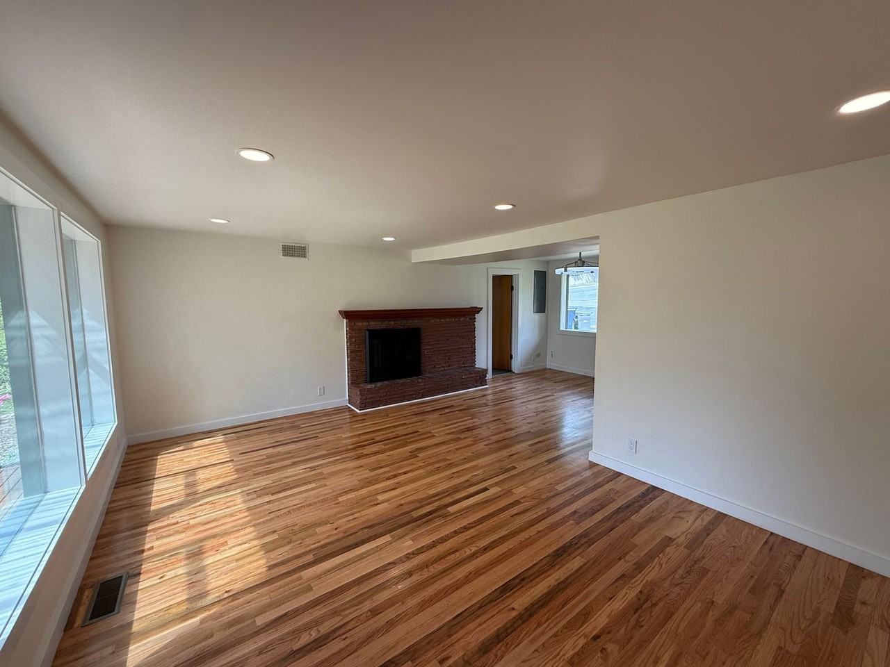 4626 84th St Sw - Photo 3 of 19
