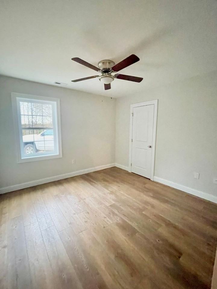 100 Taylor Rd - Photo 5 of 7