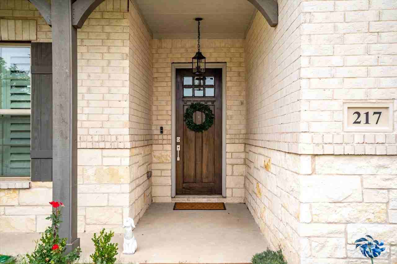 217 Longwood Dr - Photo 7 of 50