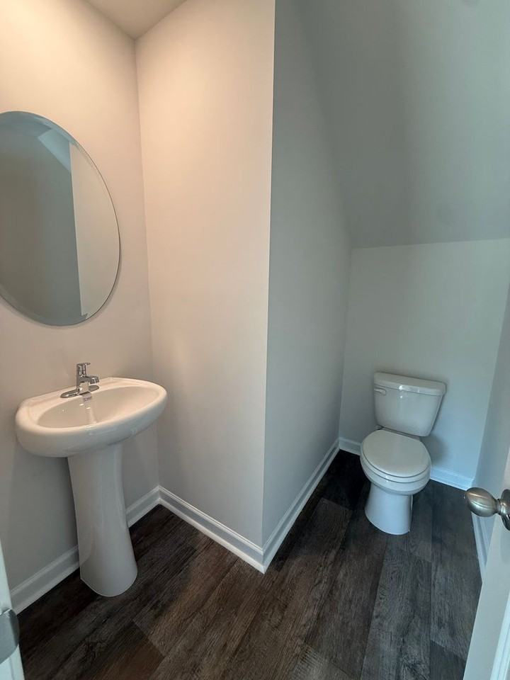 3913 Falcon Ct - Photo 3 of 16