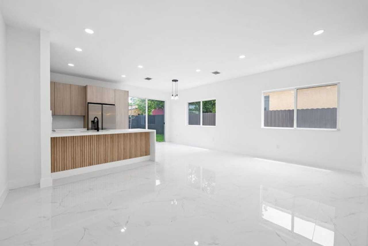1355 Nw 42nd St - Photo 3 of 15