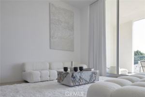 featured image of 838 N Kings Rd #PH3