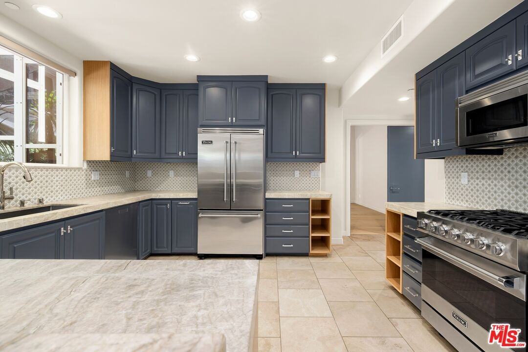 16123 W Sunset Blvd #105 - Photo 5 of 8