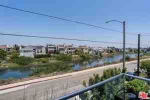 featured image of 30 Reef St #2