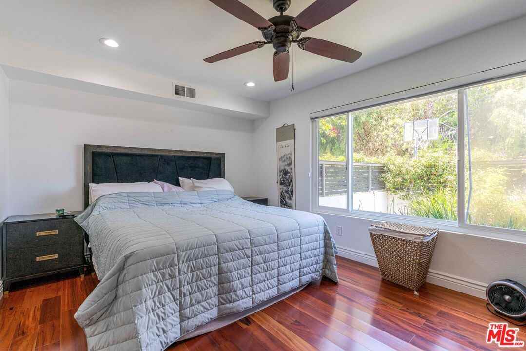 30 Reef St #2 - Photo 3 of 8