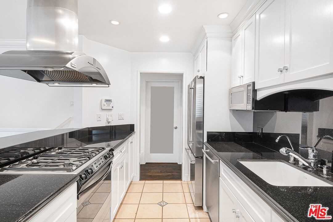315 N Swall Dr #303 - Photo 3 of 8
