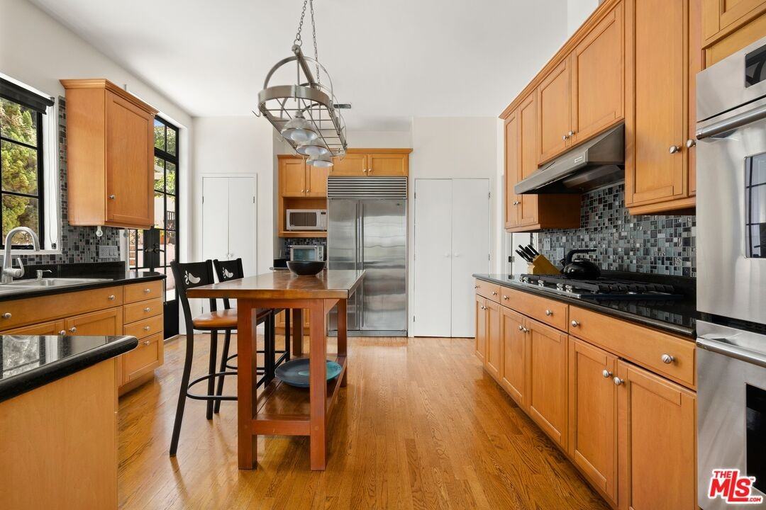 333 Dalehurst Ave - Photo 6 of 8