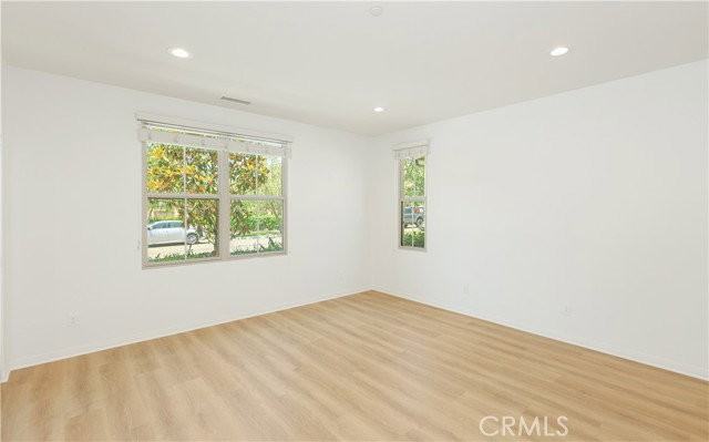 54 Lyndhurst - Photo 5 of 8