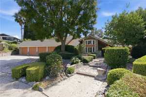featured image of 16682 Oakhurst Cir