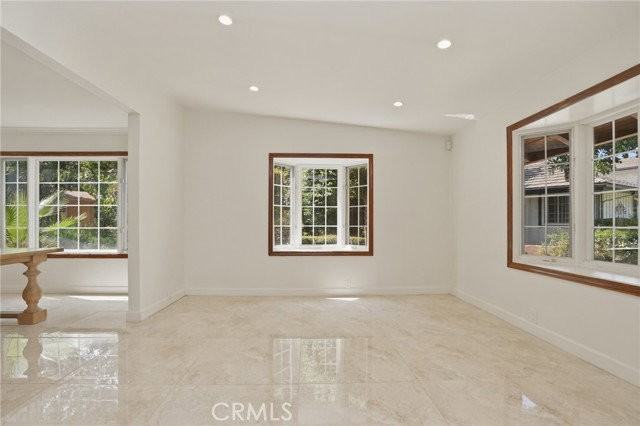 16682 Oakhurst Cir - Photo 6 of 8