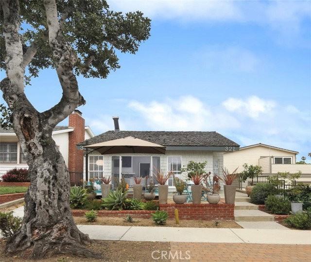 321 Iris Ave - Photo 2 of 8