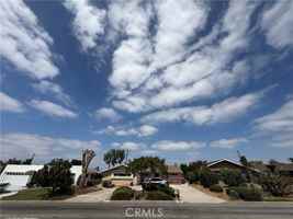 featured image of 5621 Kenwood Ave