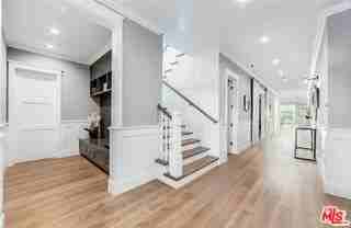 4710 Noeline Ave - Photo 4 of 8