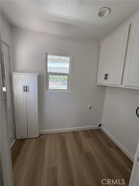 17738 Lanark St - Photo 5 of 8