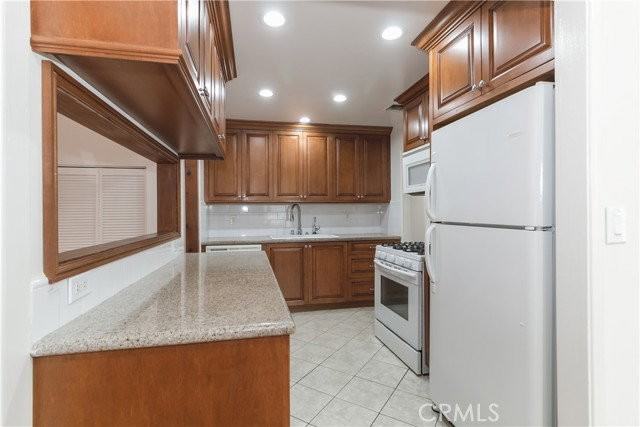 6313 Bluebell Ave - Photo 6 of 8