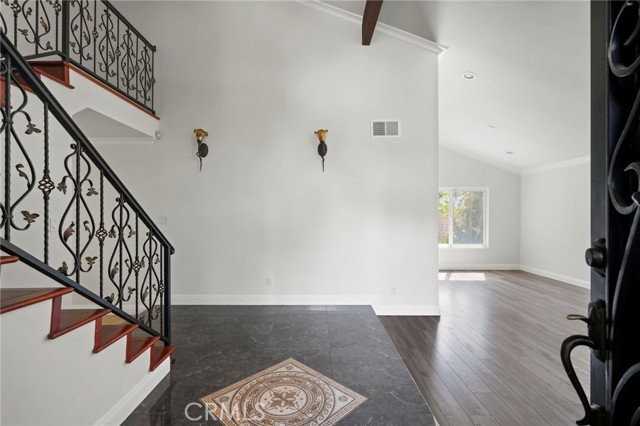 18835 Brasilia Dr - Photo 3 of 8