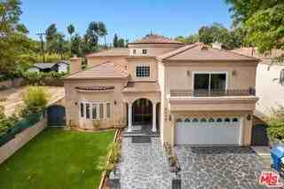 5029 Lemona Ave - Photo 3 of 8