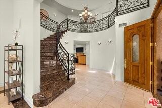 5029 Lemona Ave - Photo 5 of 8