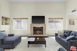 5029 Lemona Ave - Photo 7 of 8