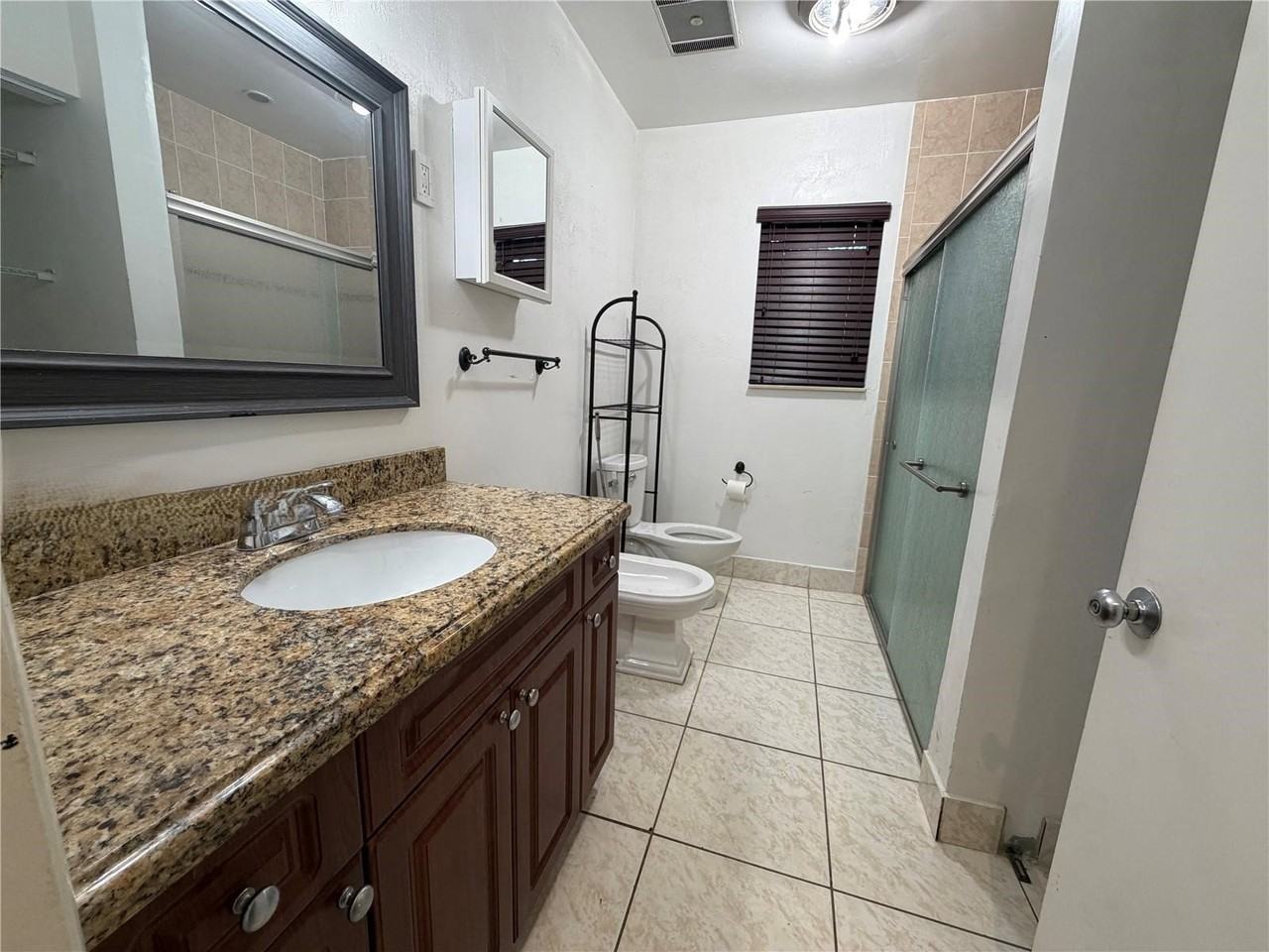 6318 Sw 27th St - Photo 4 of 5