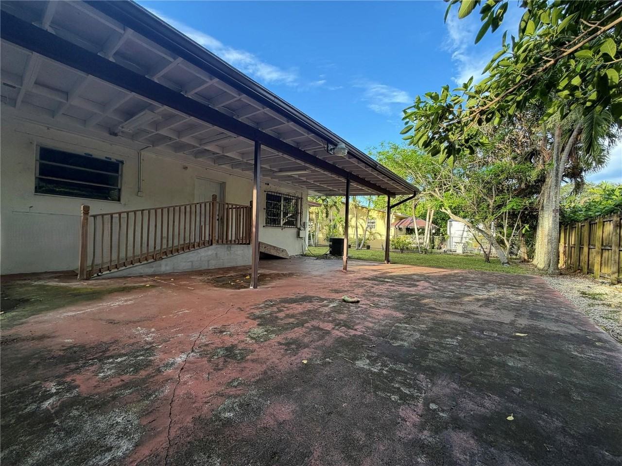 6318 Sw 27th St - Photo 5 of 5
