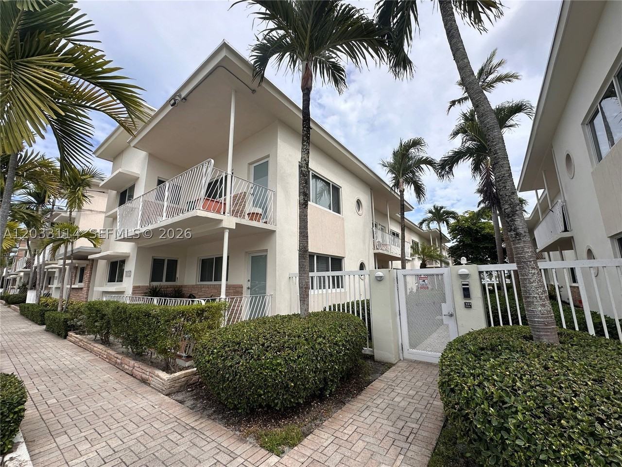 1100 Venetian Way #2B